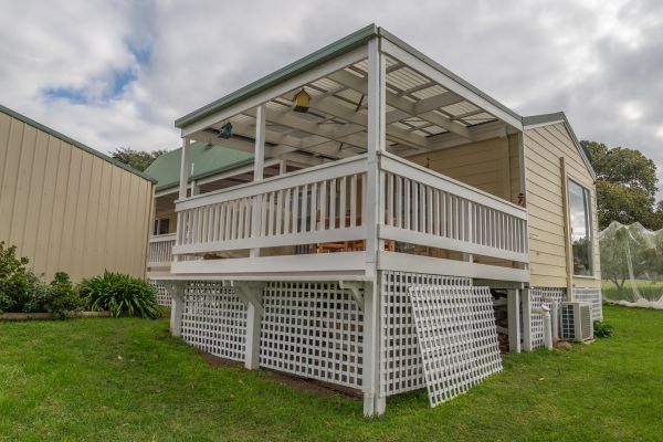 Deck Lattice Replacement in Lake Orion